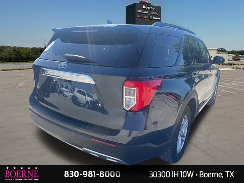 Used 2023 Ford Explorer XLT w/ Equipment Group 202A RWD image 12