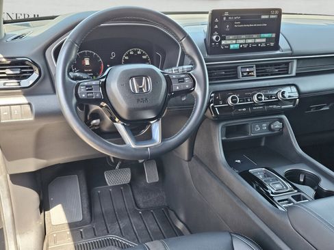 Used 2025 Honda Pilot EX-L image 35