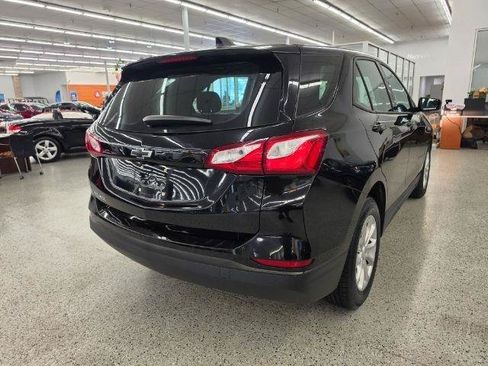 Used 2019 Chevrolet Equinox LS FWD image 4
