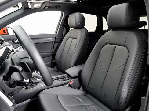 Used 2023 Audi Q3 2.0T Premium Plus w/ Premium Plus Package image 5