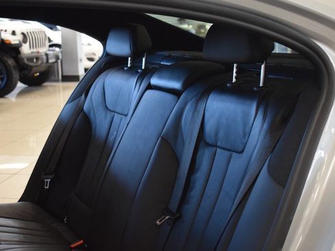 Used 2020 BMW 740i w/ M Sport Package image 55