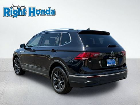 Used 2024 Volkswagen Tiguan SE AWD/4WD image 4