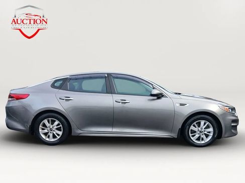 Used 2016 Kia Optima LX FWD image 4