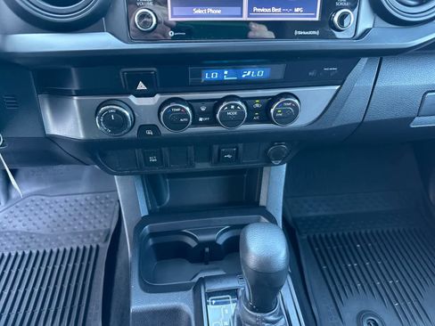 Used 2021 Toyota Tacoma SR AWD/4WD image 12