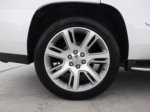 Used 2016 Cadillac Escalade Luxury AWD/4WD image 19