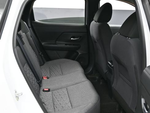 Used 2025 Nissan Kicks SV AWD/4WD image 33