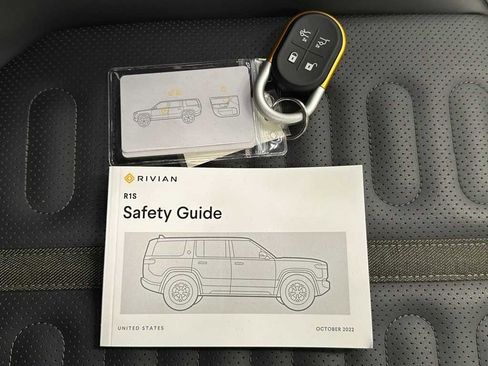 Used 2024 Rivian R1S Adventure image 40