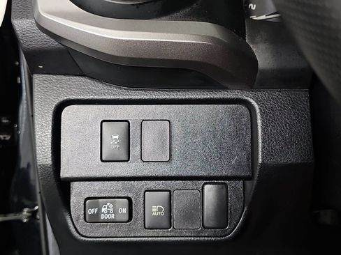 Used 2022 Toyota Tacoma SR5 w/ Technology Package RWD image 23