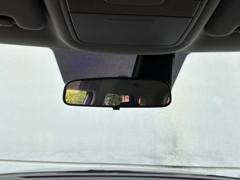 Used 2025 Kia Soul LX w/ LX Technology Package FWD image 16