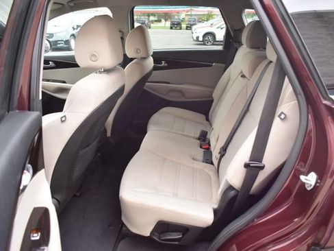 Used 2019 Kia Sorento FWD image 28