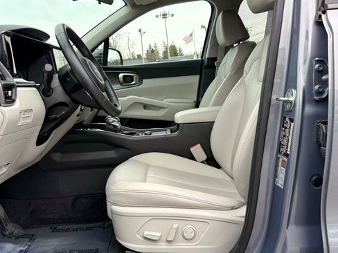Used 2023 Kia Sorento S image 14