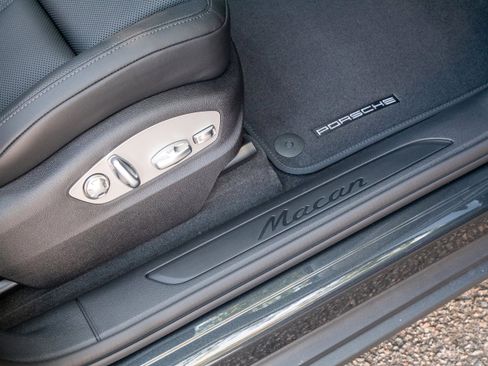 New 2026 Porsche Macan image 27