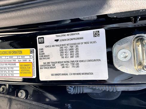 Used 2023 Chevrolet Tahoe Premier AWD/4WD image 36