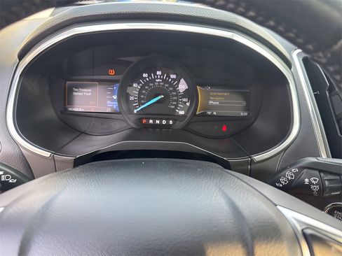 Used 2020 Ford Edge Titanium image 19