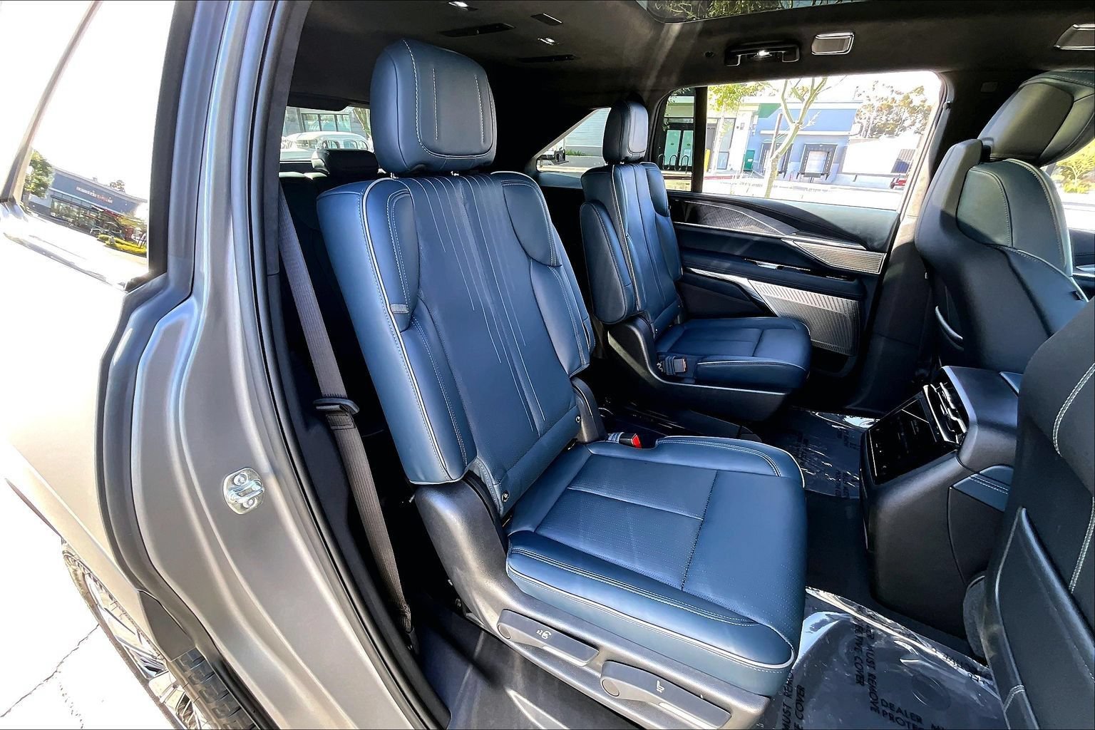 New 2026 Cadillac Escalade IQ Luxury 2 w/ LPO, Floor Liner Package AWD/4WD image 30