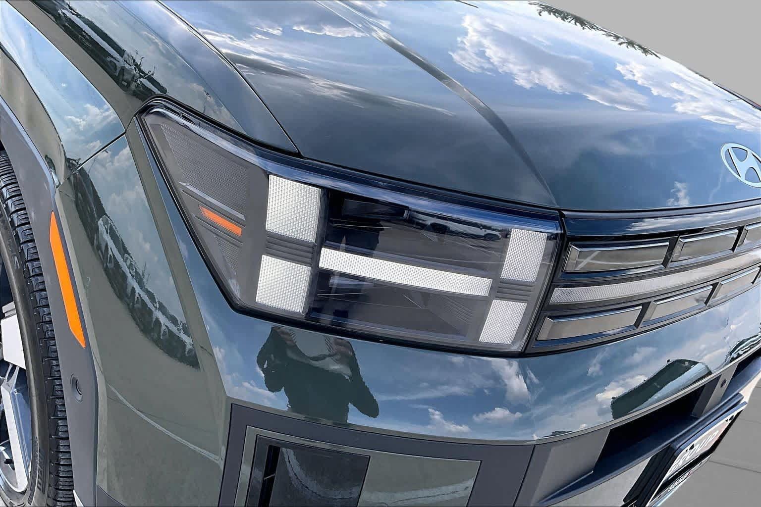 Used 2025 Hyundai Santa Fe Limited FWD image 28