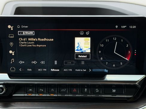 Used 2022 GMC Sierra 1500 SLT w/ SLT Premium Plus Package AWD/4WD image 11