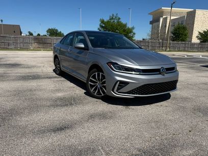 Used 2025 Volkswagen Jetta SE