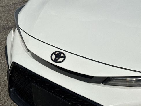 Used 2022 Toyota Corolla SE w/ Carpet Mat Package (TMS) FWD image 10