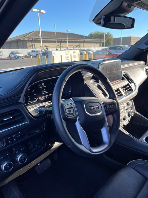 Used 2024 GMC Yukon SLT w/ SLT Luxury Package AWD/4WD image 18