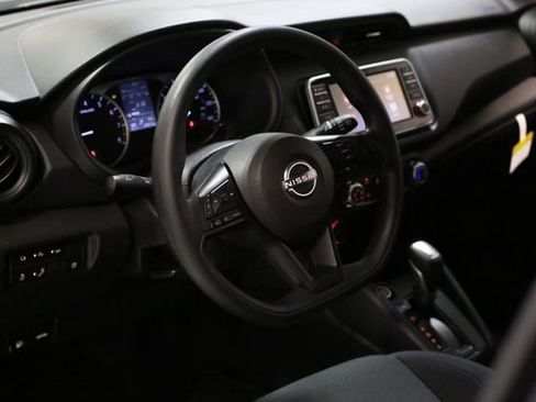 Certified 2025 Nissan Kicks Play S image 6