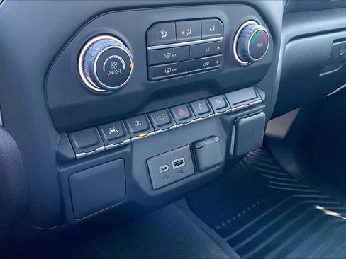 Used 2024 Chevrolet Silverado 1500 Custom image 61