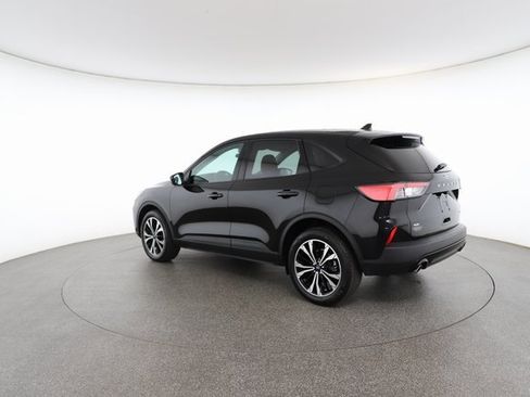 Used 2022 Ford Escape SE w/ SE Sport Appearance Package image 10