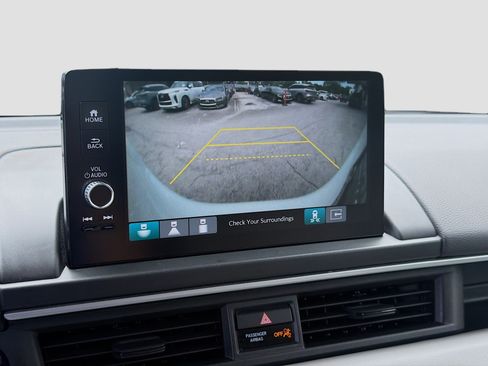 Used 2025 Honda Pilot Touring image 11