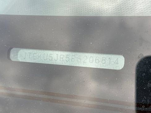 Used 2023 Toyota 4Runner Limited AWD/4WD image 3