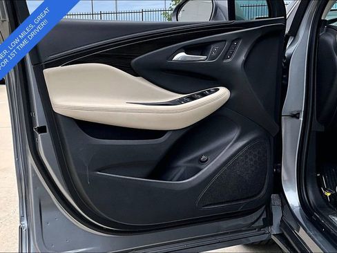 Used 2020 Buick Envision Essence FWD image 22