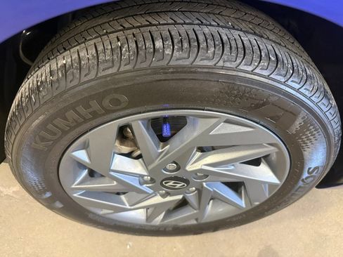 Used 2024 Hyundai Elantra SEL FWD image 15