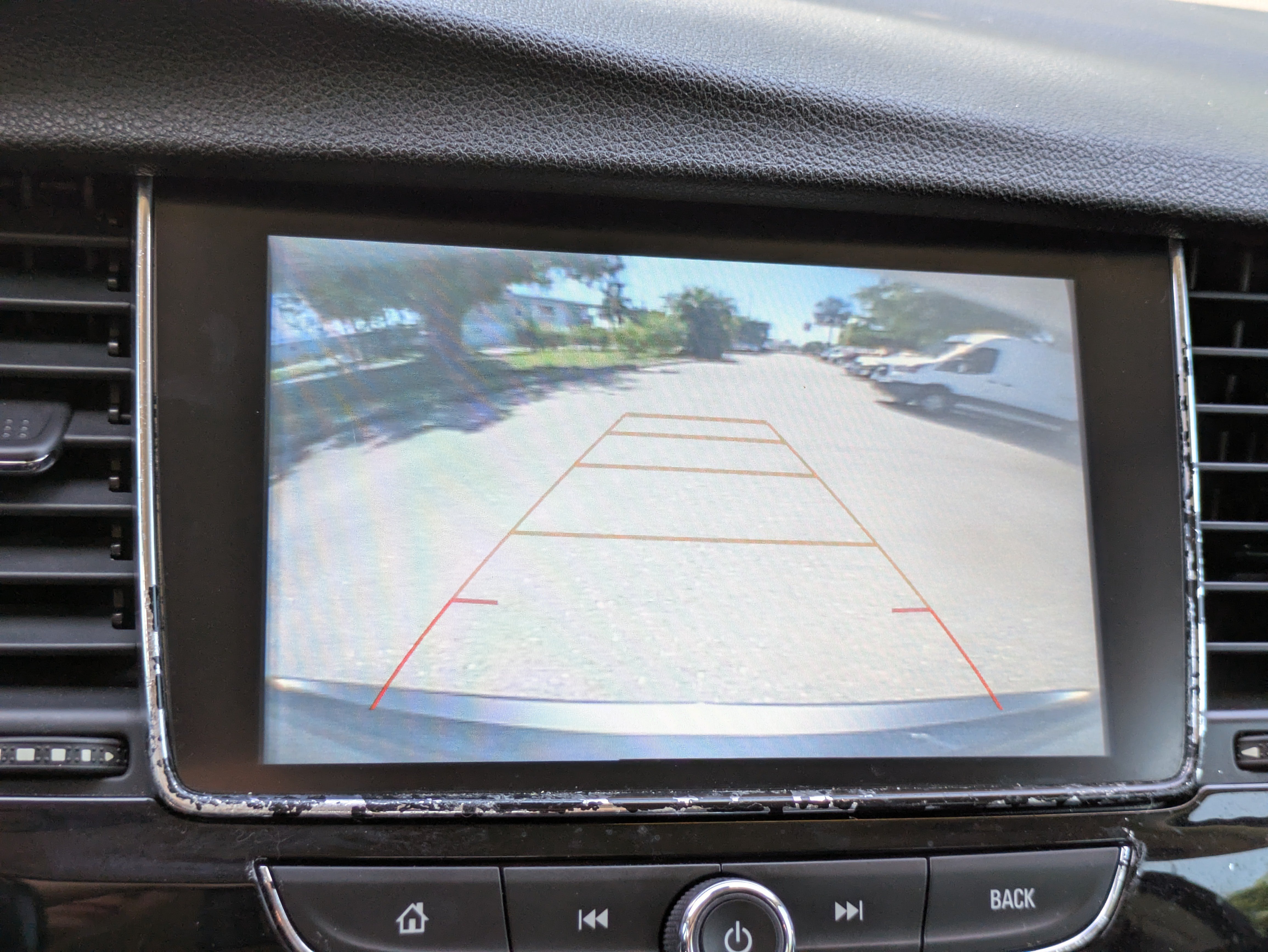 Used 2020 Buick Encore Essence FWD image 22