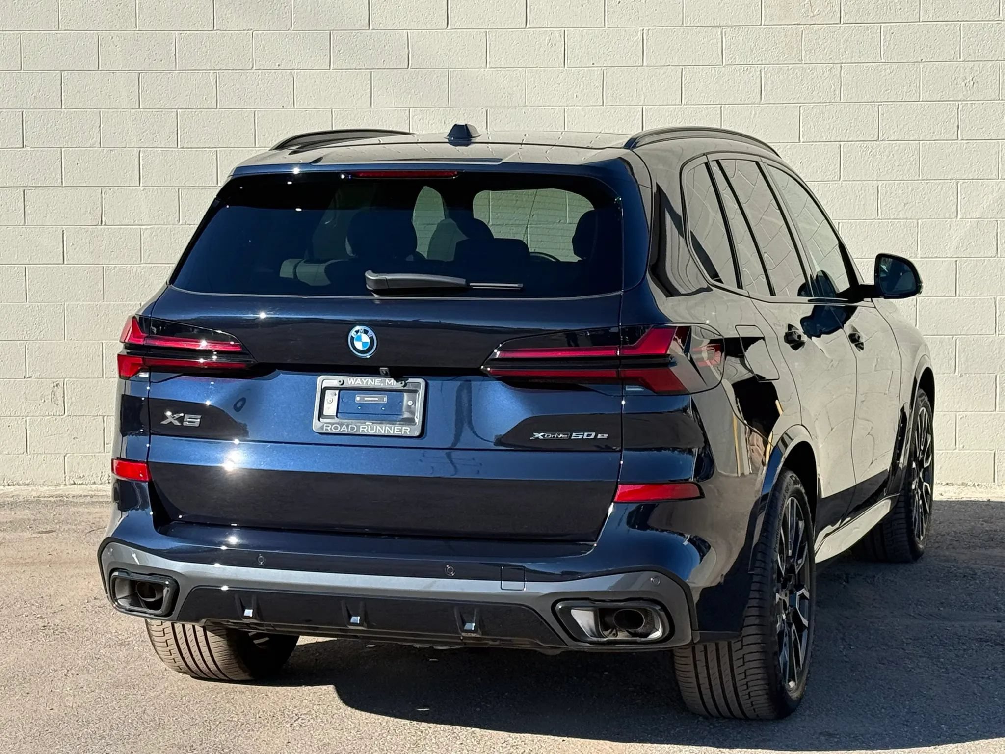 Used 2026 BMW X5 xDrive50e w/ M Sport Package AWD/4WD image 7
