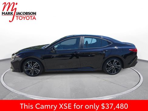 Used 2025 Toyota Camry XSE FWD image 14