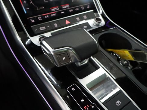 Used 2023 Audi Q8 Premium Plus w/ Premium Plus Package image 21