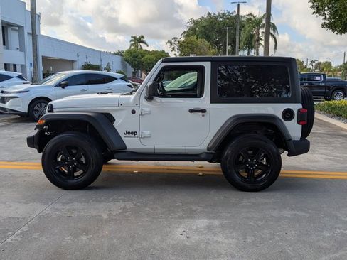 Used 2025 Jeep Wrangler Sport AWD/4WD image 9