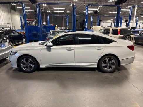 Used 2018 Honda Accord EX image 4