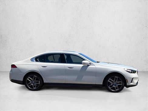 Certified 2026 BMW i5 eDrive40 w/ Convenience Package RWD image 4