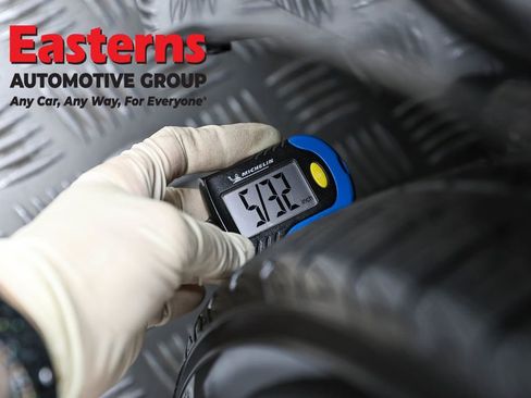 Used 2025 Toyota Corolla LE image 28