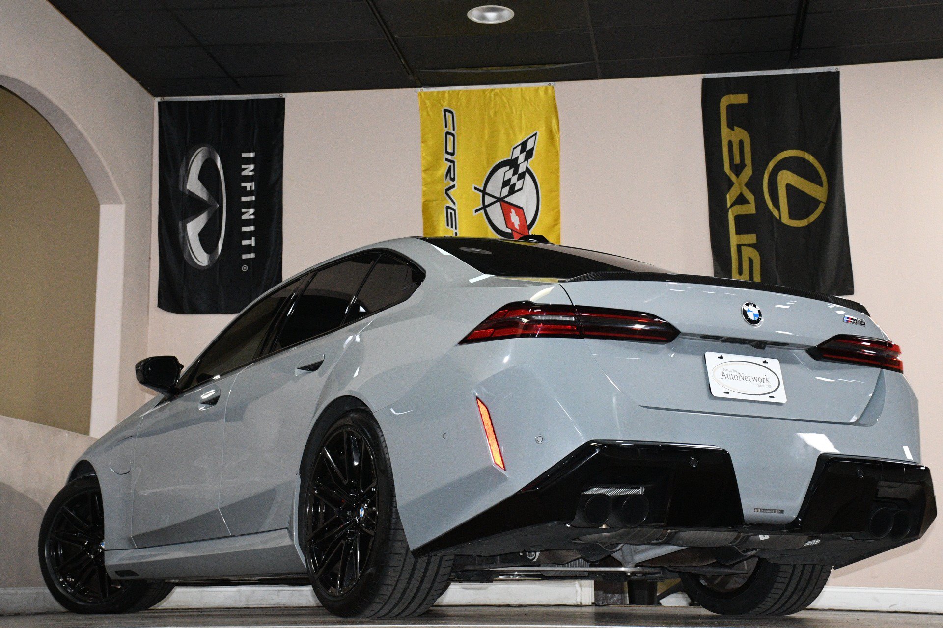 Used 2025 BMW M5 w/ Carbon Package AWD/4WD image 86