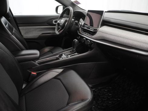 Certified 2023 Jeep Compass Latitude image 47