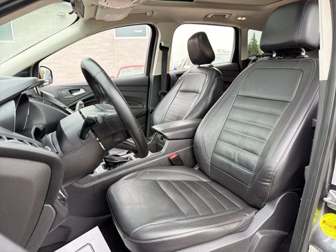 Used 2019 Ford Escape SEL image 17