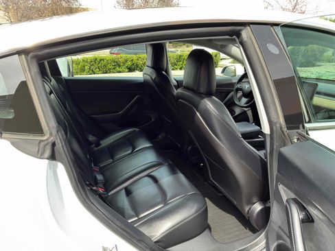Used 2020 Tesla Model 3 Standard Range Plus image 37