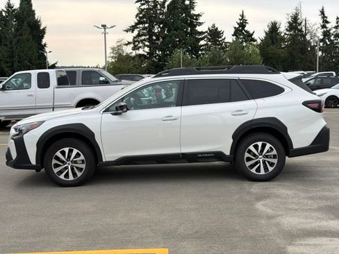Used 2025 Subaru Outback Premium AWD/4WD image 4