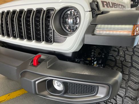 Used 2026 Jeep Wrangler Unlimited Rubicon AWD/4WD image 10