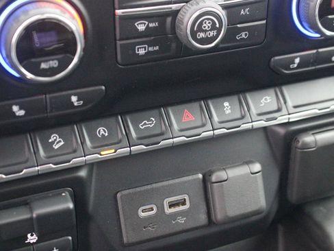 Used 2021 Chevrolet Silverado 1500 LT Trail Boss w/ Convenience Package II image 27