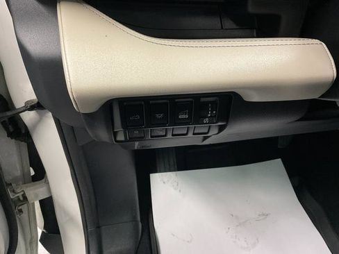 Used 2020 Subaru Ascent Limited w/ Technology Package image 12