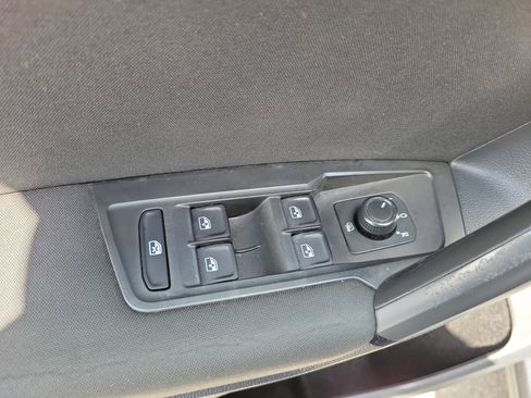 Used 2019 Volkswagen Tiguan S w/ Driver Assistance Package FWD image 27