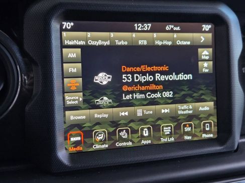 Used 2021 Jeep Wrangler Unlimited Sport AWD/4WD image 3