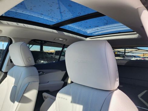 New 2026 Buick Envision Avenir image 17